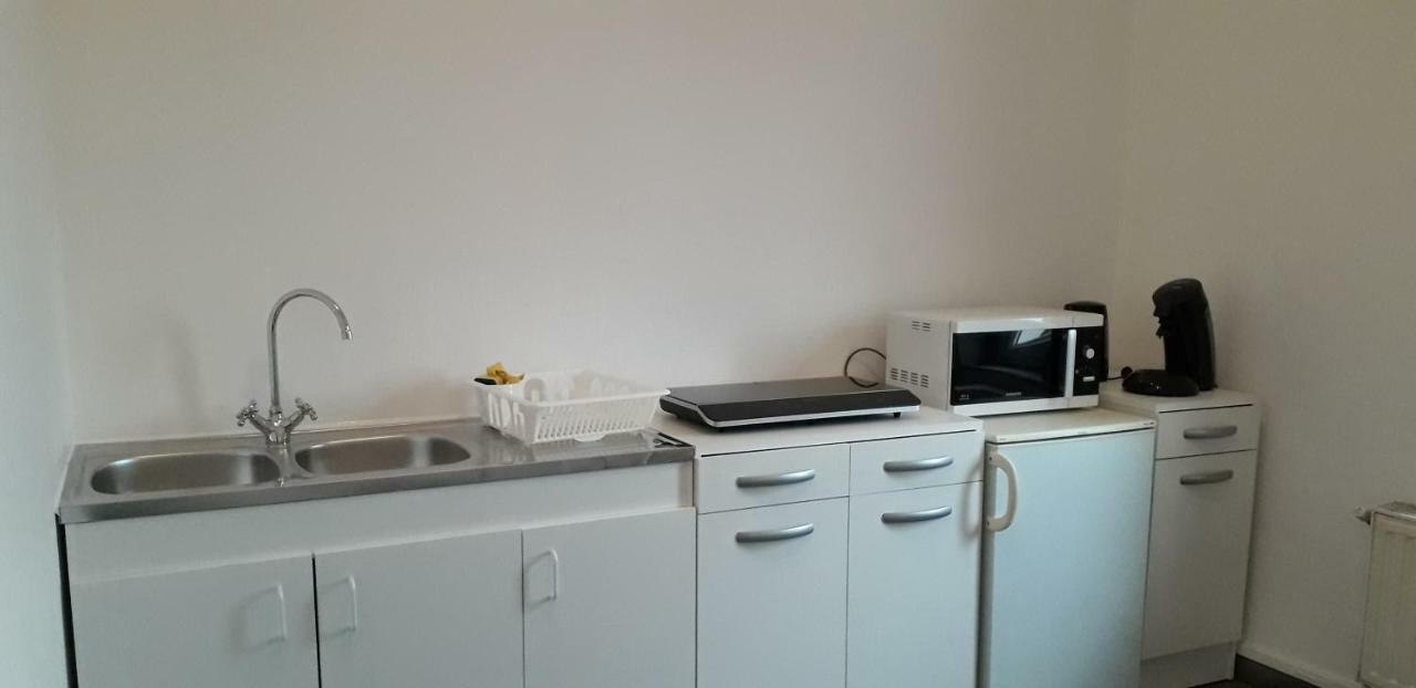 Pusignan Appart Comme Chez Soi מראה חיצוני תמונה