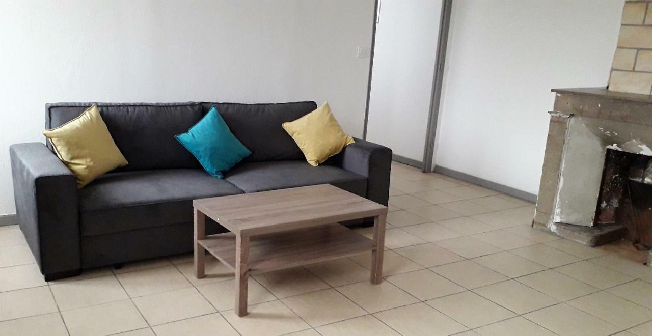 Pusignan Appart Comme Chez Soi מראה חיצוני תמונה